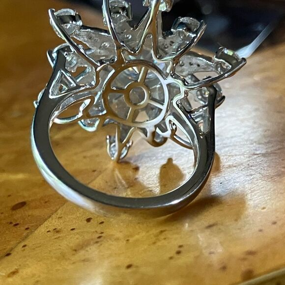 Genuine Moissanite Sterling Silver Cocktail Ring Size 6 - Picture 5 of 9